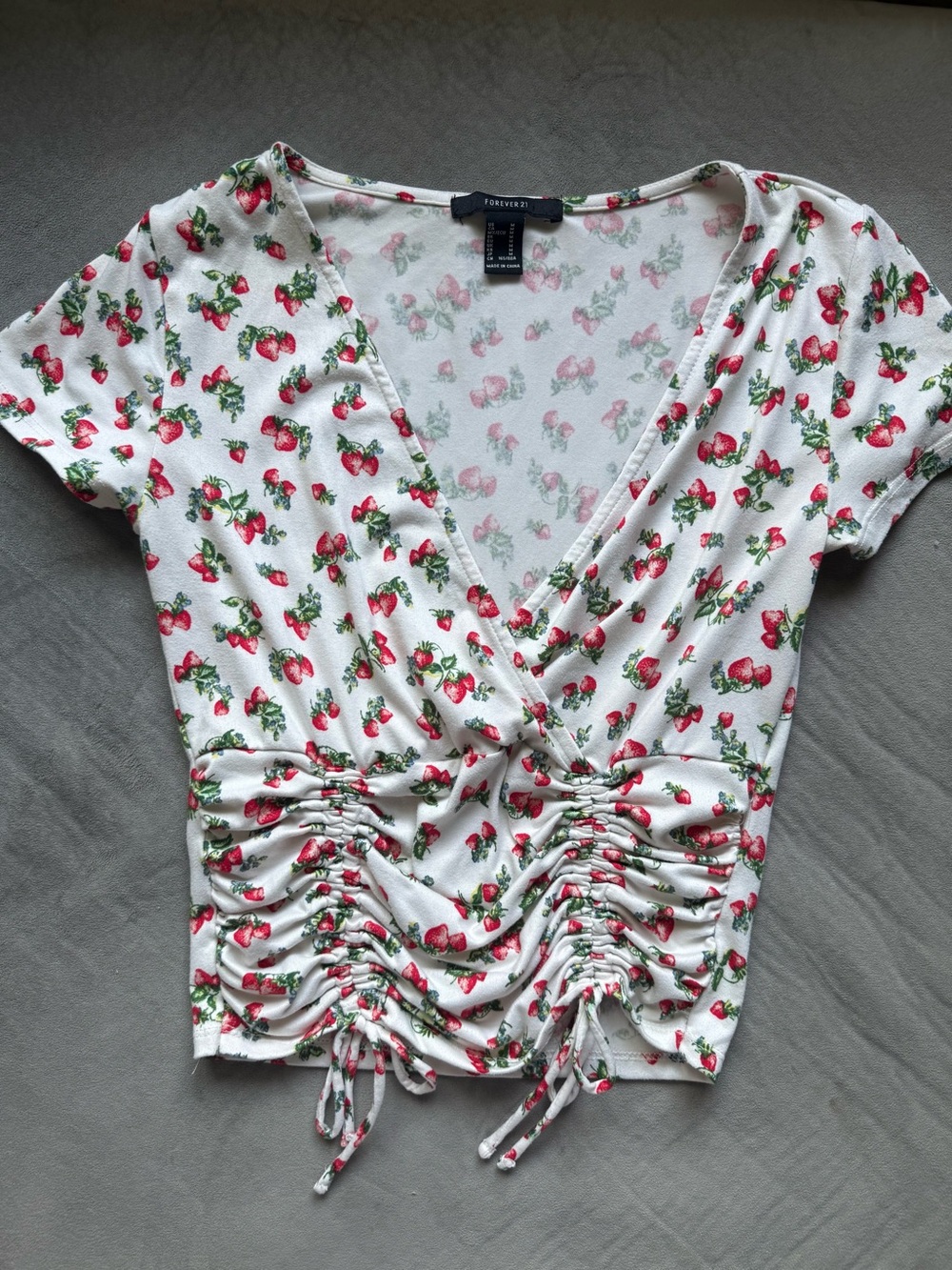 Forever 21 White Strawberry Ruched V-Neck Tie-Front Crop Top